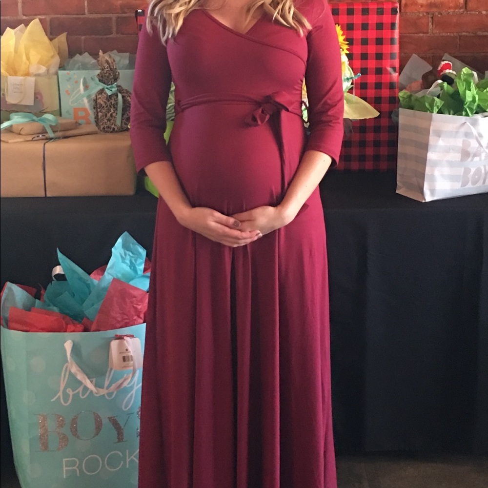 Maroon maternity dress - faux wrap maxi dress - baby shower Photoshoot - Picture 3 of 8